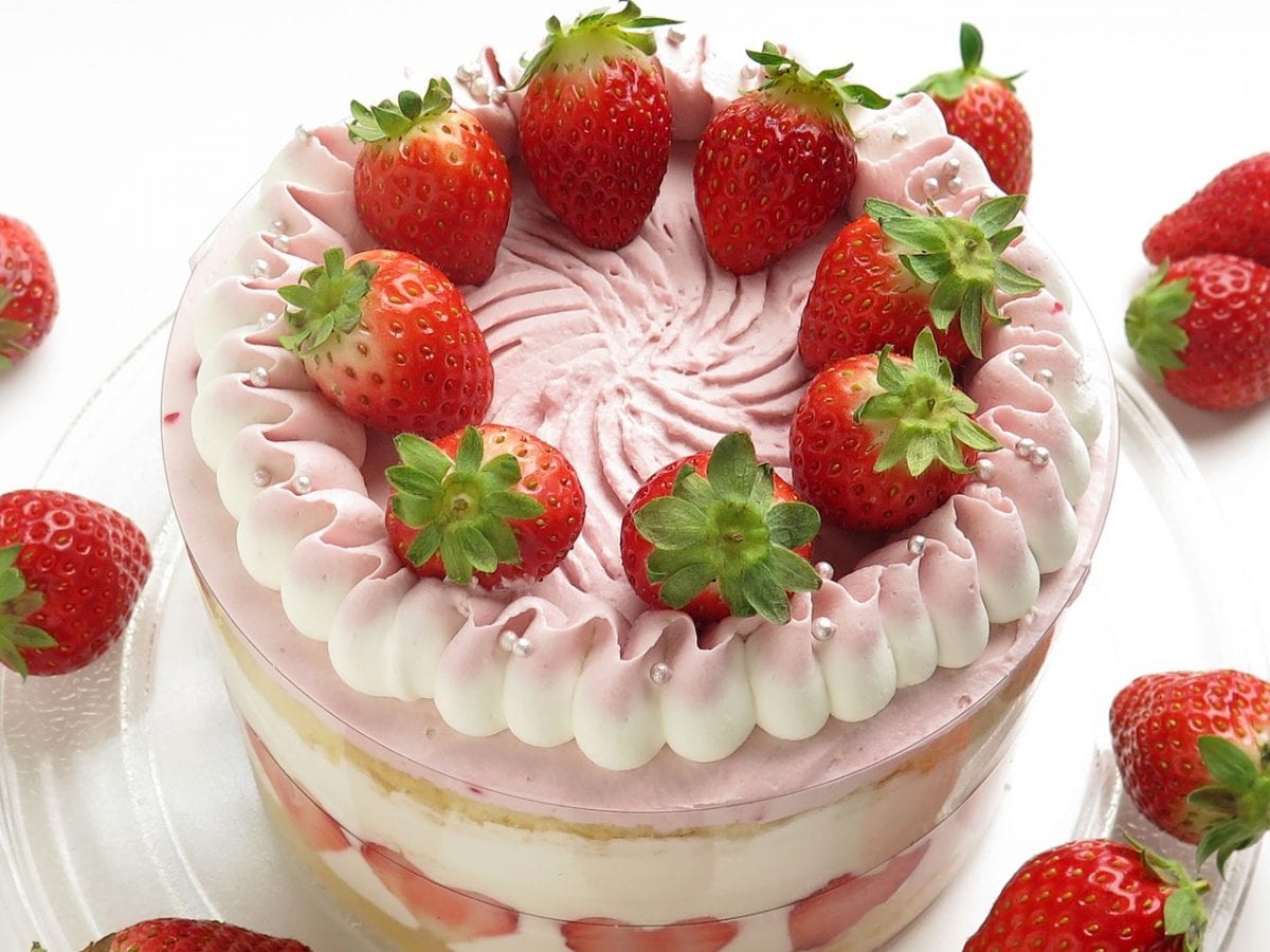 Strawberry Cream Eclair Cake one